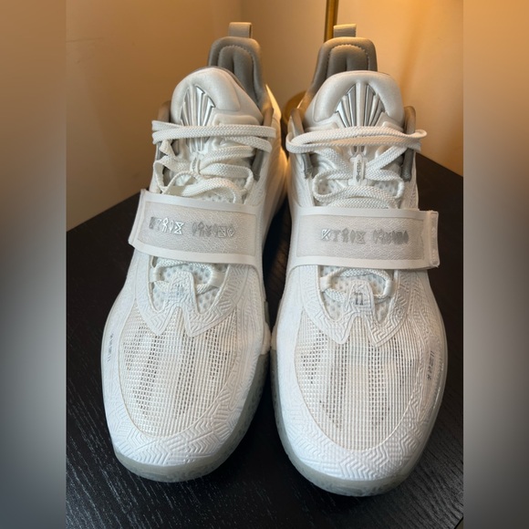 Anta Kai 1 - Size 15 - Triple White - Good Condition - w/box - Rare Size 🔥🔥🔥 - Picture 4 of 8